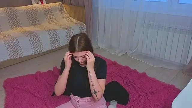 coryorgovan (F teen) - Send an air kiss