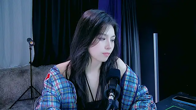 美女yoyo-o88在线直播