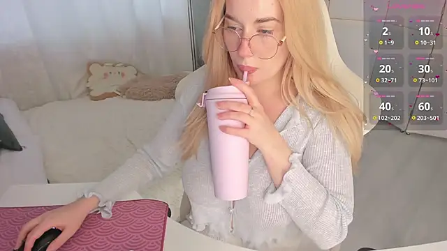 Lunar_Whisper webcam