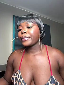 WomanNextdoor1 webcam