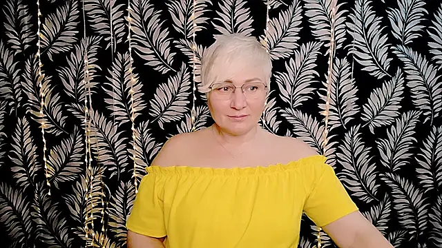 Olivia_playful webcam