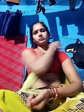 Webcam Model (Jooli_xx)  is live.Free join now!