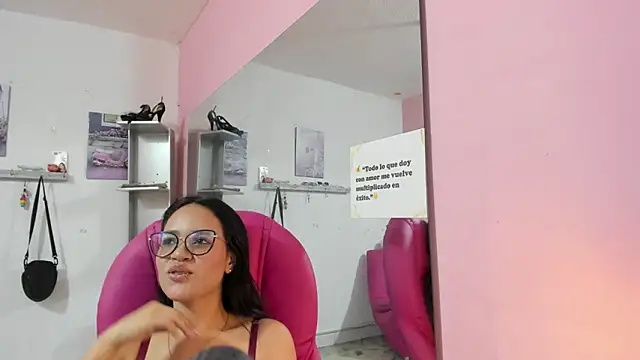 camila--rey - CAMILA--REY's free webcam - UK Sex Cams