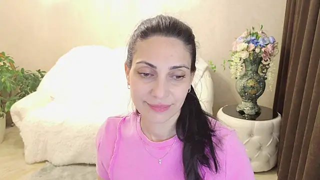 LovelyBeatrice webcam