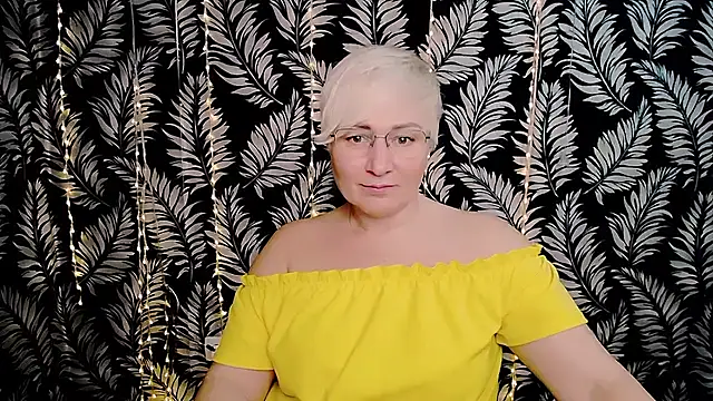 Olivia_playful webcam