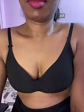 tamil_Aarathi webcam