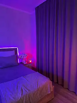 bigJuicyPussy webcam