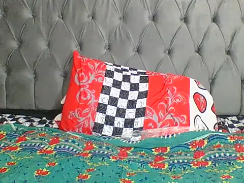 hornyqueen93 - Hornyqueen93's free webcam