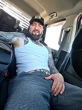 Beardedtattood webcam