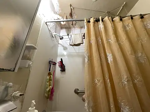 Snowbunnycake_131 webcam