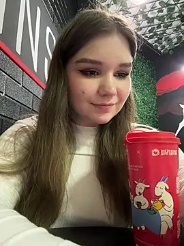 pumashyxd (F young) - SQUIRT WITH OPEN DOOR IN PUBLIC TOILET