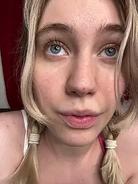 lovelymiu (Ask my age) - Flash boobs💖