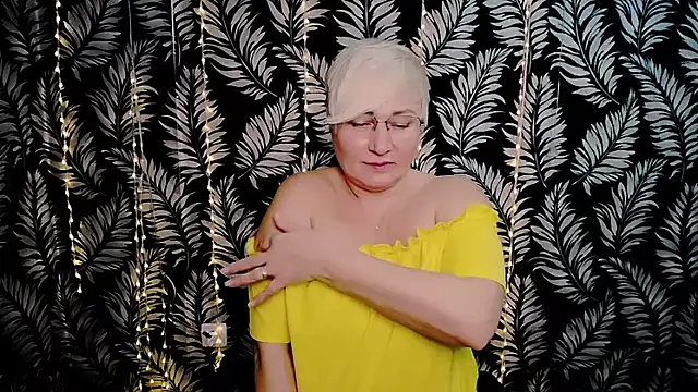 Olivia_playful webcam