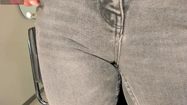 sunnyrivers (F milf) - Doggy naked