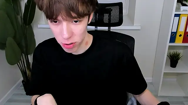 markbranston (M twink) - jerking in underwear