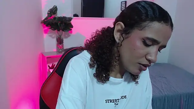 Alice_Grinnerk webcam