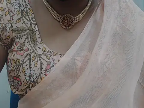 lovely_siri_23 - Lovely_Siri_23's free webcam - UK Sex Cams