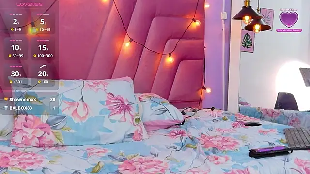 kinkylittlegirll webcam