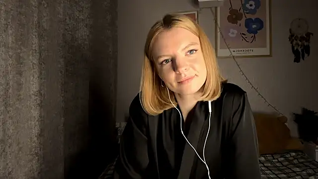 Marry_Sornatiko webcam