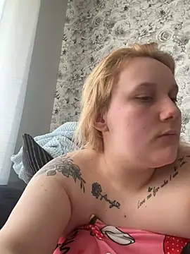 SassieBlondie webcam