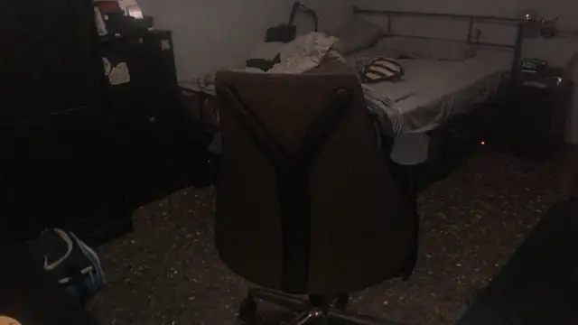 SexxxyLouis live sex cam