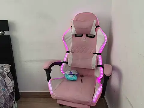 charllottehorny18 webcam