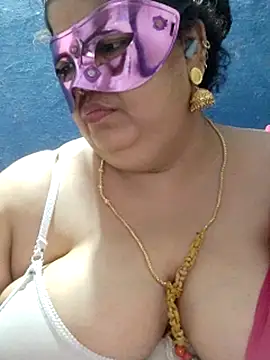 tamilthanushri webcam