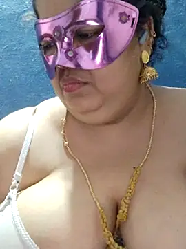 tamilthanushri (F milf) - Pusyy flash