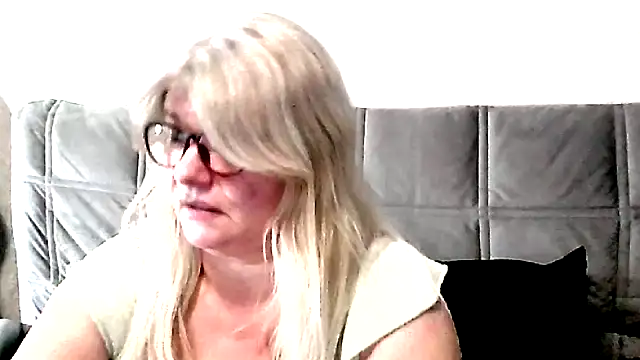 diana_49 - Diana_49's free webcam