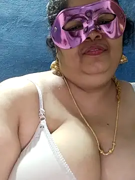 tamilthanushri (F milf) - Pusyy flash