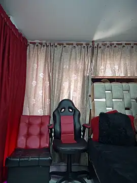 serena_willow (F young) - riding dildo