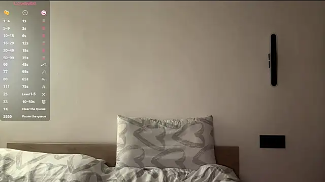 Ur_neighbor_Kira webcam