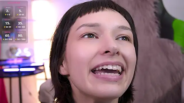 YourDarlingVivian webcam