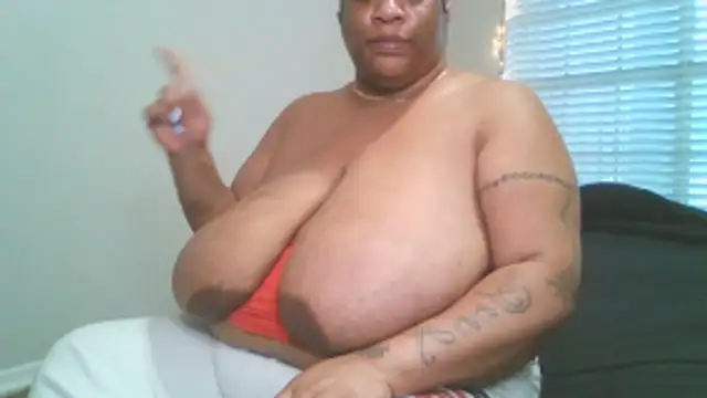 NaughtyHottieBBW webcam