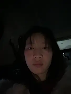 美女littleqiu在线直播