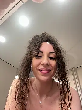 curly_jade webcam