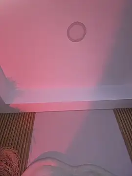 Webcam Model (Valeria_carter)  is live.Free join now!