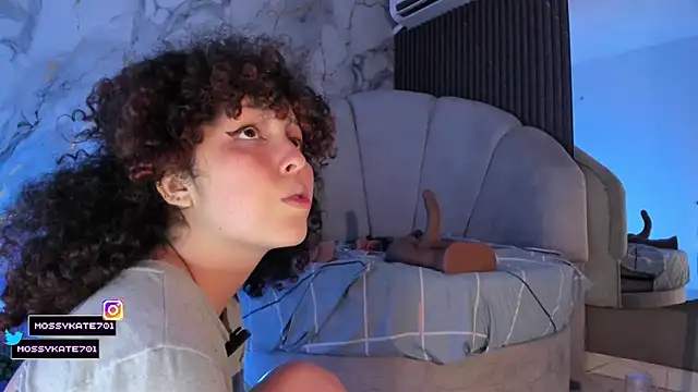 Katemoss70's Stripchat show and profile