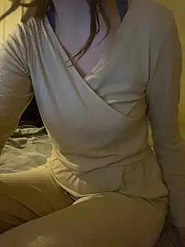 kittiecreme - KittieCreme's free webcam - UK Sex Cams