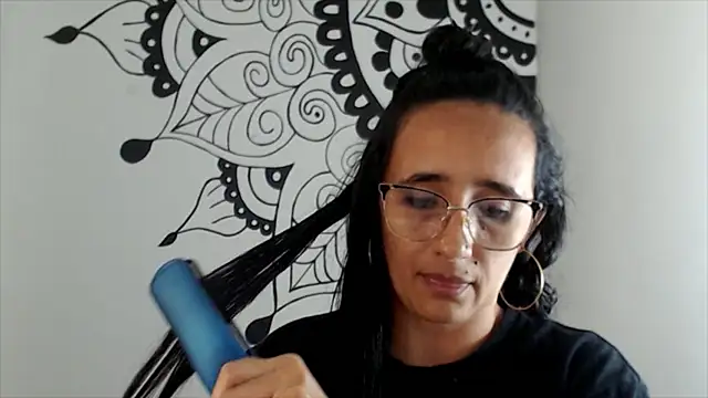 Lucyy_Naugthy webcam