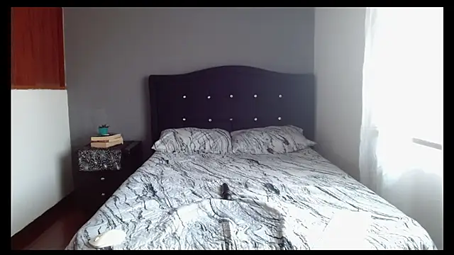 emilia_1995 - Emilia_1995's free webcam - UK Sex Cams