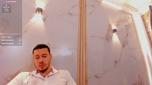 Aron_and_molly webcam