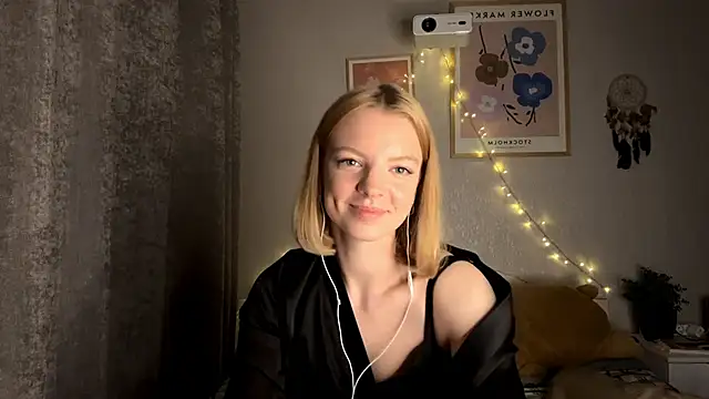 Marry_Sornatiko webcam