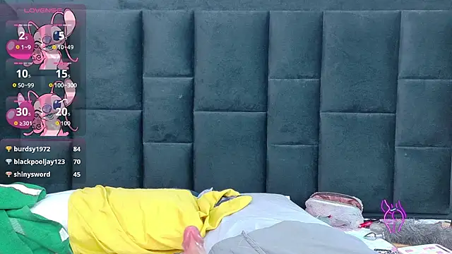 kinkyhousewifee webcam