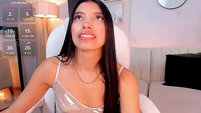 tiffany_low - Tiffany_Low's free webcam - UK Sex Cams