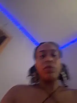 Lunalovesyou8 webcam