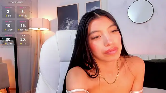 Tiffany_Low webcam