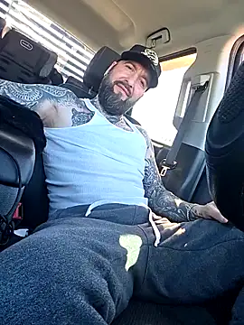 Beardedtattood webcam