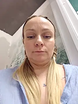 bondgirl_013 - Bondgirl_013's free webcam