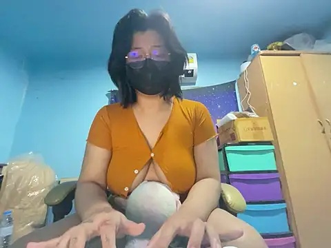 Webcam Model (ningyiyi13)  is live.Free join now!